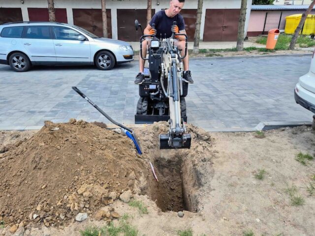 Wykop pod lampę bez ciężkiej pracy łopatą
